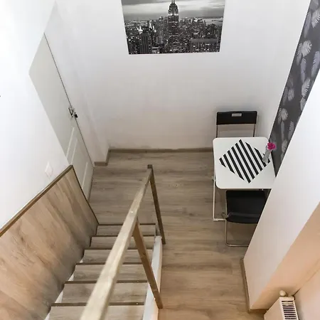 Private Lofts 아파트